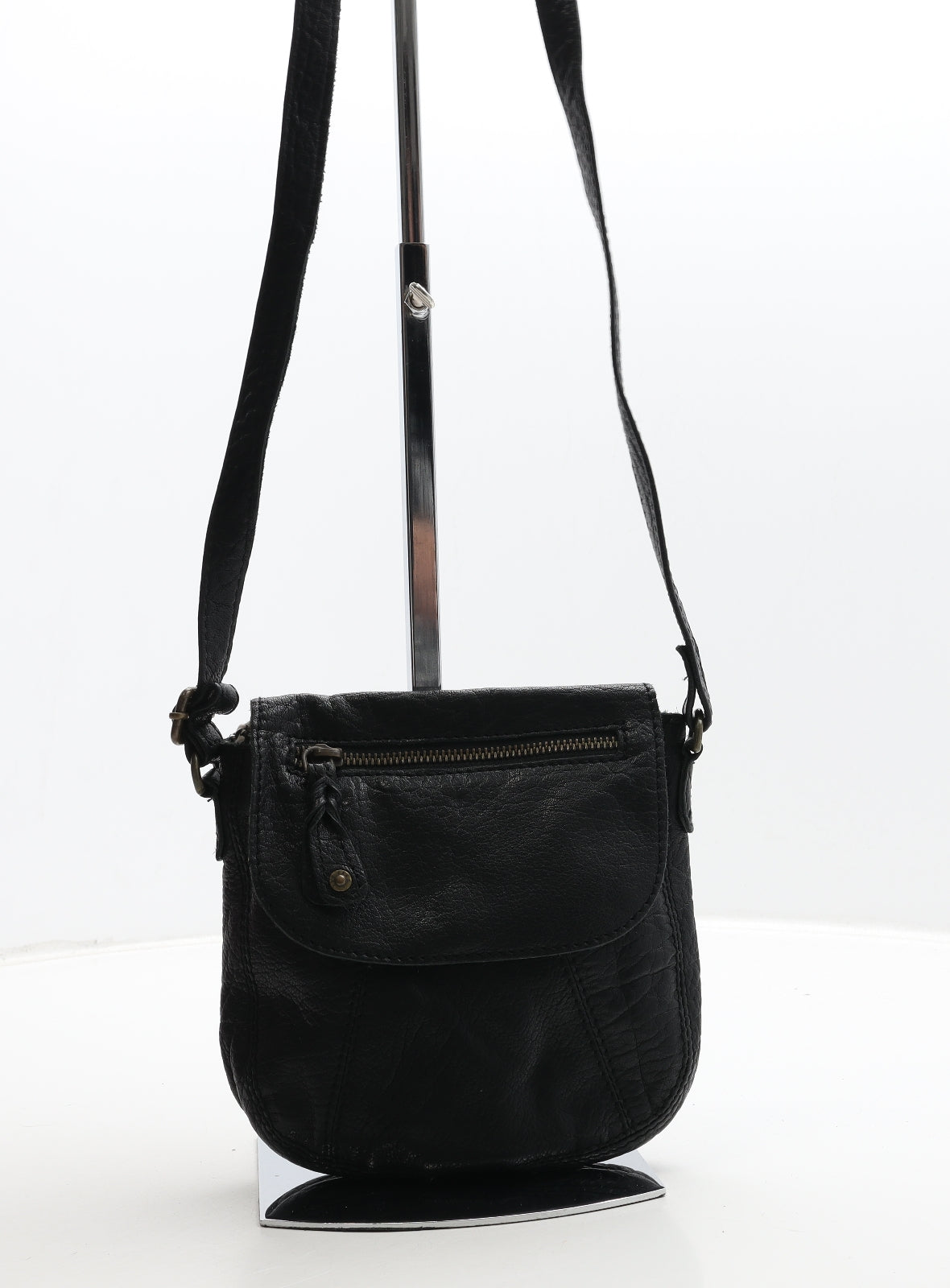 Fat Face Womens Black Leather Shoulder Bag Size Small Preworn Ltd