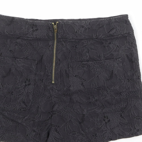 Kimchi Blue Womens Black Floral Cotton Basic Shorts Size M Regular Zip