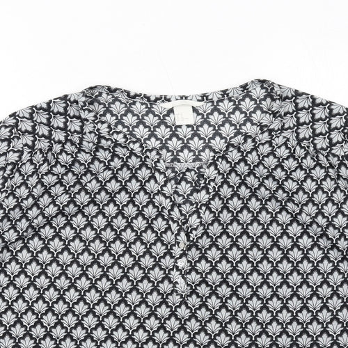 H&M Womens Grey Geometric Polyester Basic Blouse Size XL V-Neck