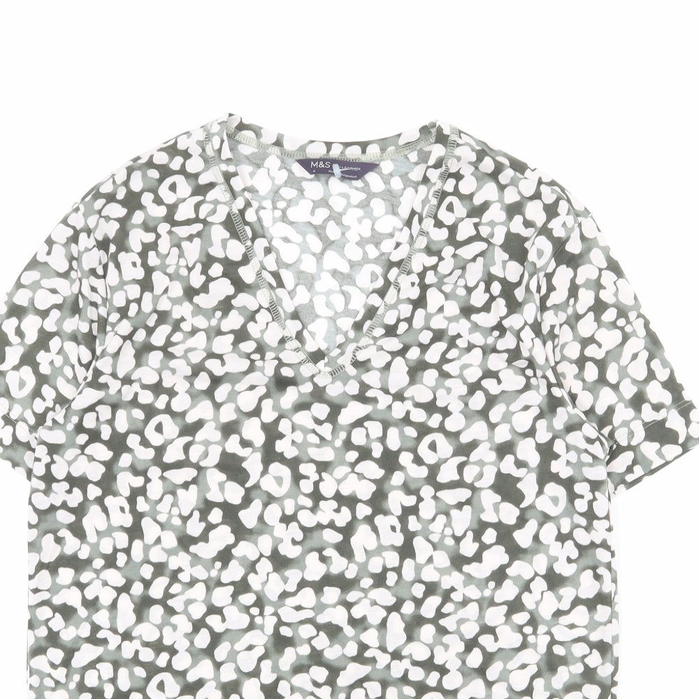 Marks and Spencer Womens Green Animal Print Polyester Basic T-Shirt Size 6 V-Neck - Leopard Print
