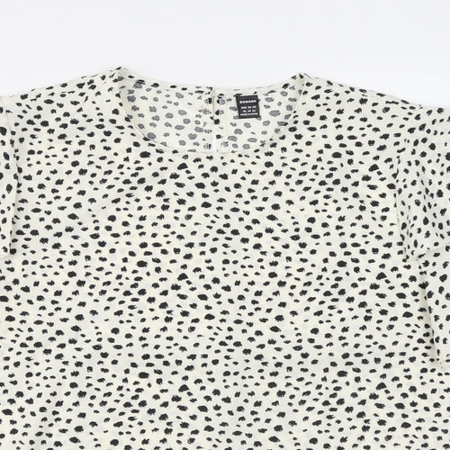 Gomorn Womens White Geometric Polyester Basic T-Shirt Size XL Round Neck