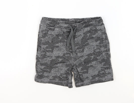 Marks and Spencer Boys Grey Camouflage Cotton Sweat Shorts Size 4-5 Years Regular Drawstring - Waist Size 23 Inch