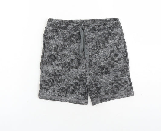 Marks and Spencer Boys Grey Geometric Cotton Sweat Shorts Size 5-6 Years Regular Drawstring - Waist Size 22 inches Elasticated Waist