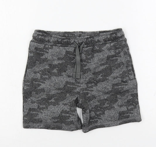 Marks and Spencer Boys Grey Camouflage Cotton Sweat Shorts Size 5-6 Years Regular Drawstring - Adjustable Waist