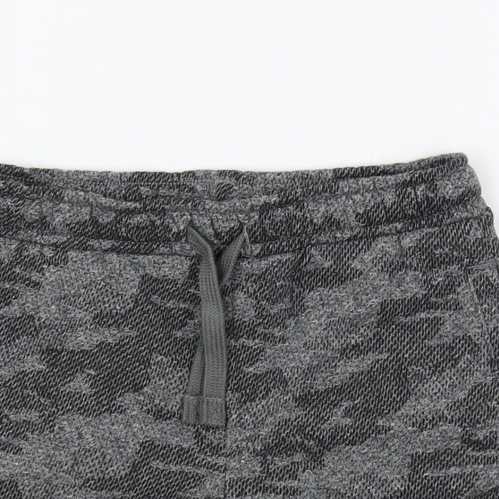 Marks and Spencer Boys Grey Camouflage Cotton Sweat Shorts Size 5-6 Years Regular Drawstring - Adjustable Waist