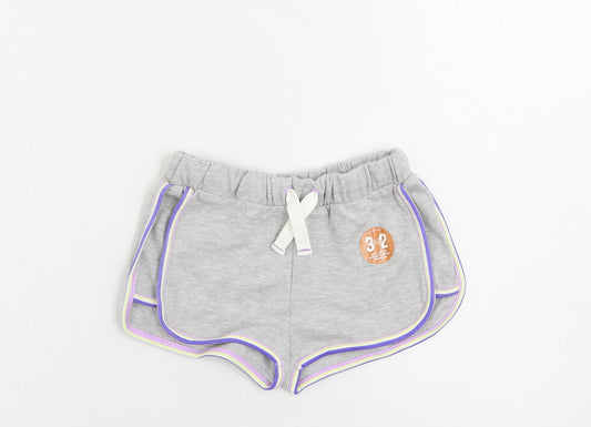 Marks and Spencer Girls Grey Cotton Sweat Shorts Size 6-7 Years Regular Drawstring - Contrasting Trim