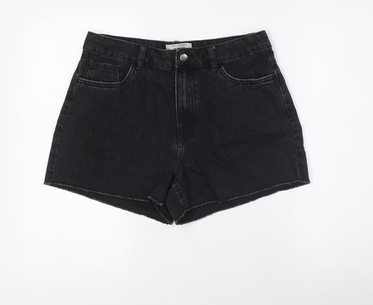 New Look Womens Black Cotton Basic Shorts Size 12 L3 in Regular Button - Raw Hem