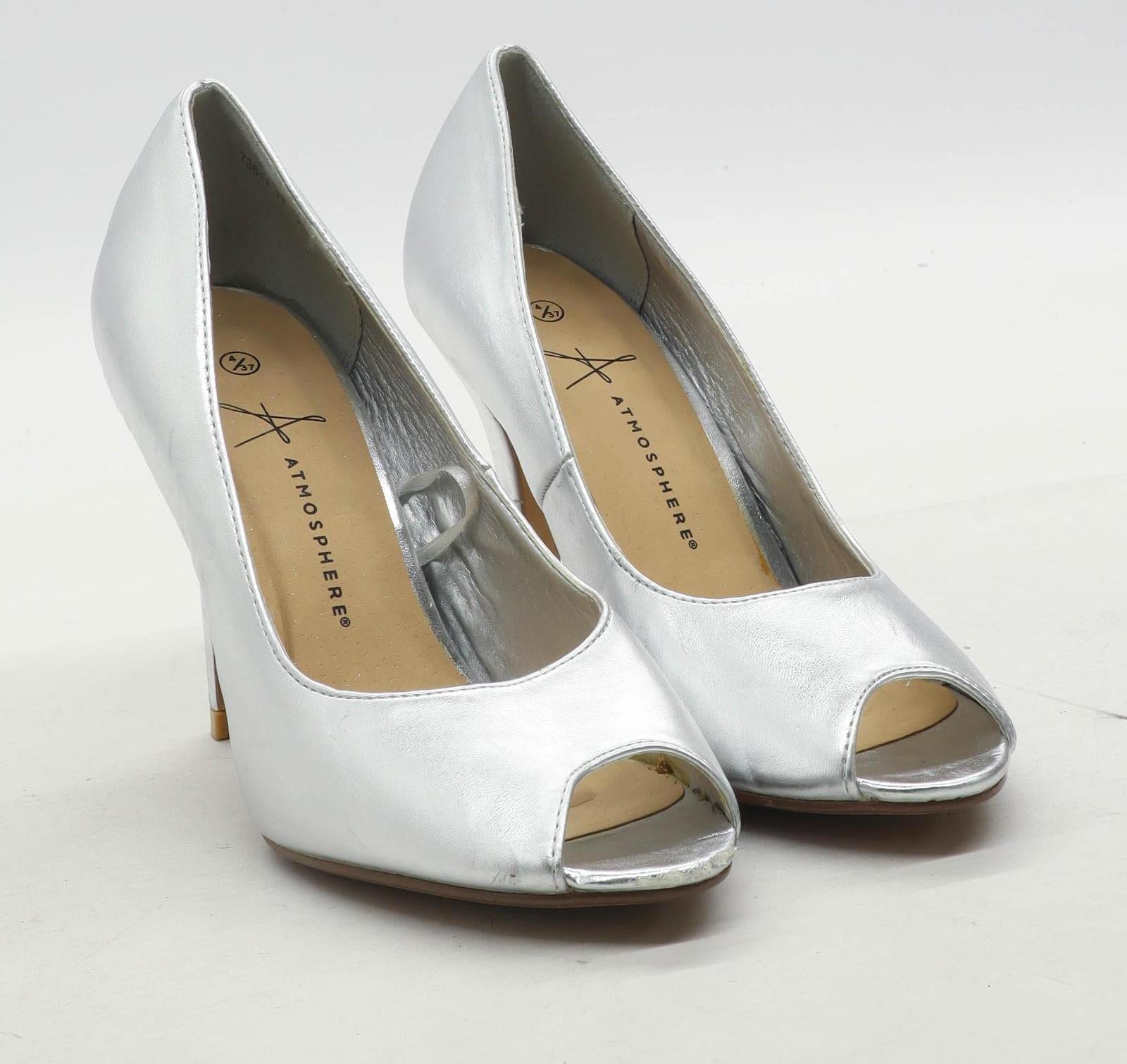 Silver heels 2025 size 4