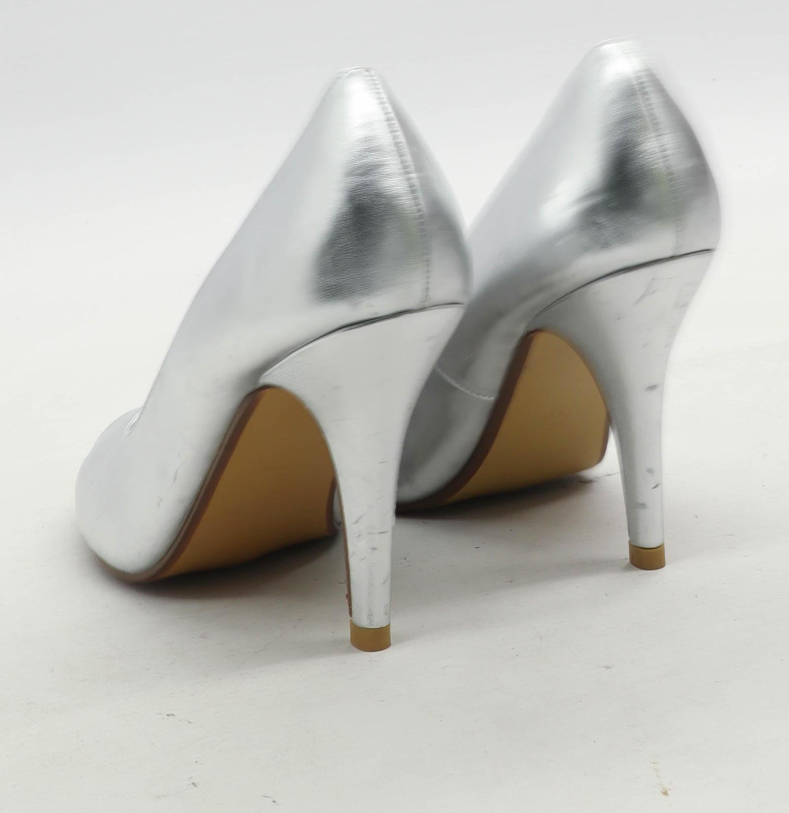 Silver heels 2025 size 4