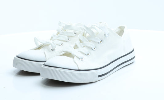 New Look Womens White  Polyester Flat Casual 5 38