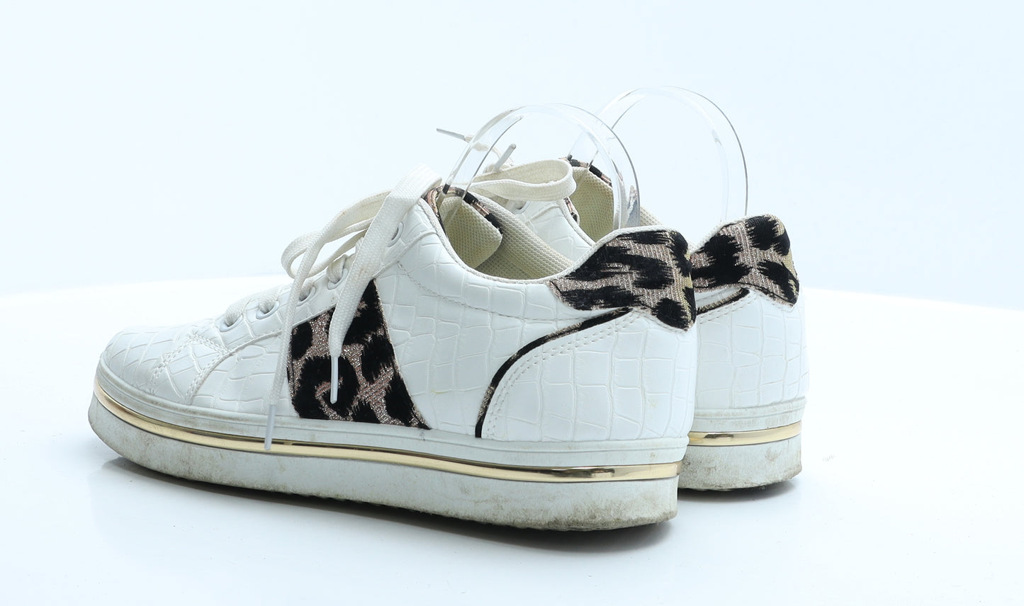 Kelsi Womens White Animal Print Polyester Trainer Casual 6 39