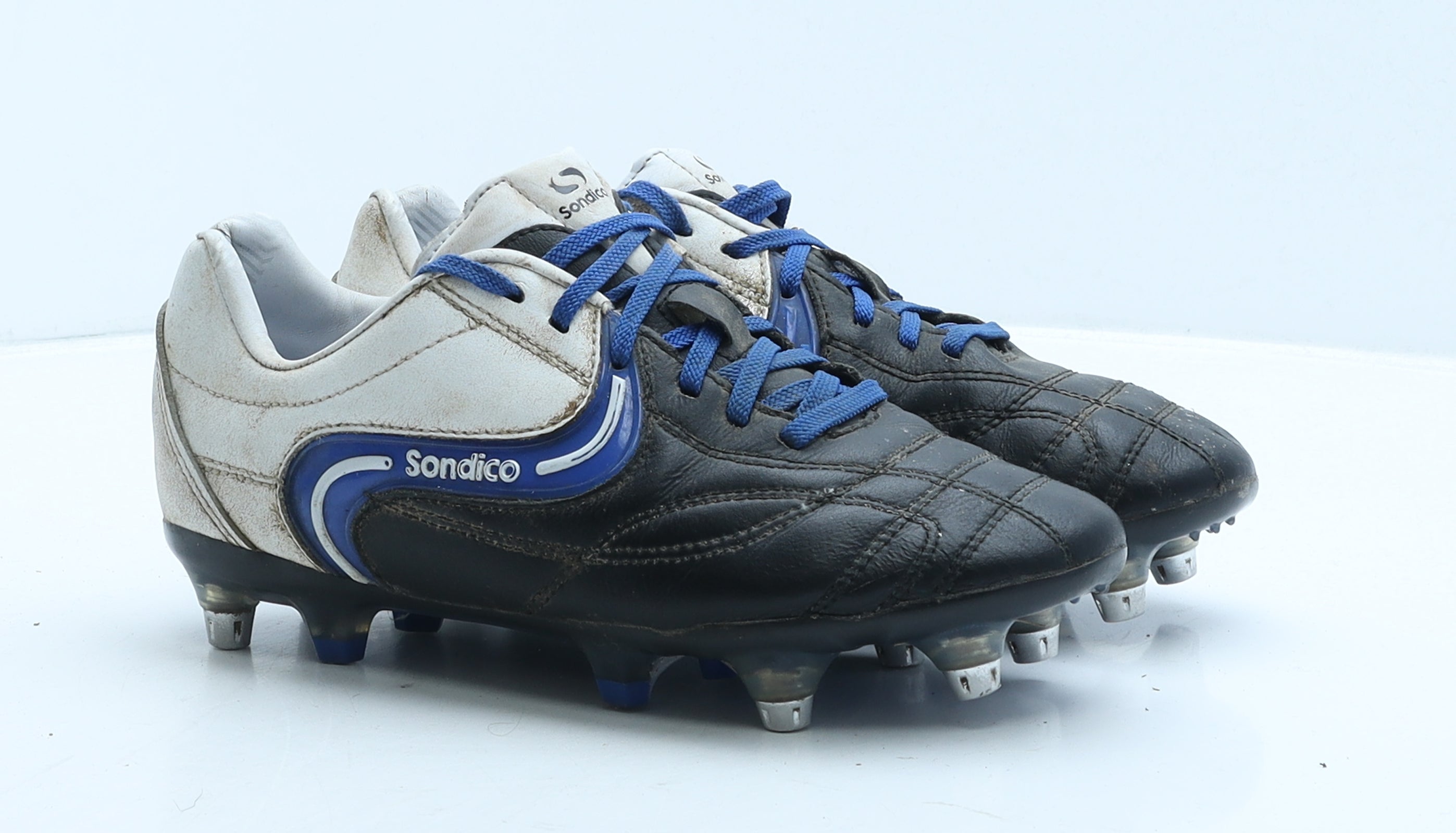 Sondico cheap soccer boots