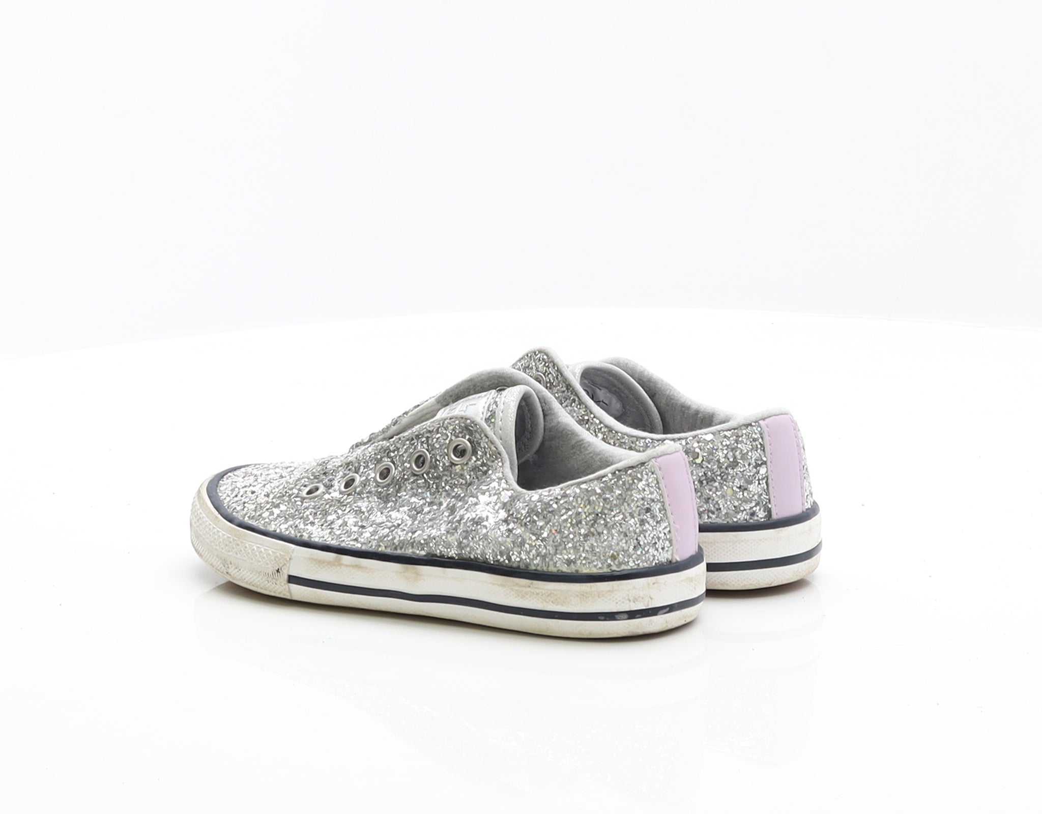 Converse chuck taylor all deals star dainty silver glitter trainers