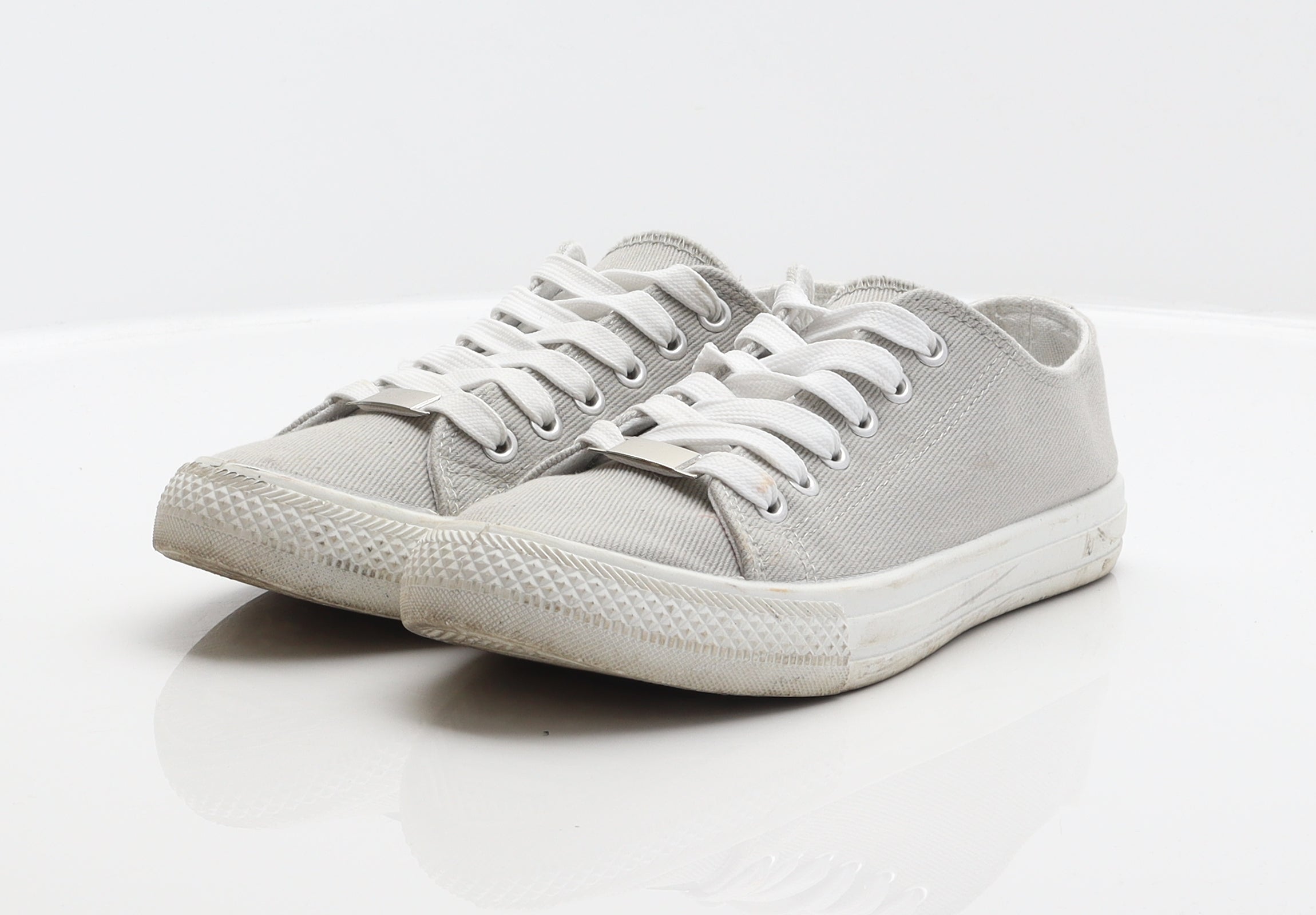 Ladies grey best sale trainers uk