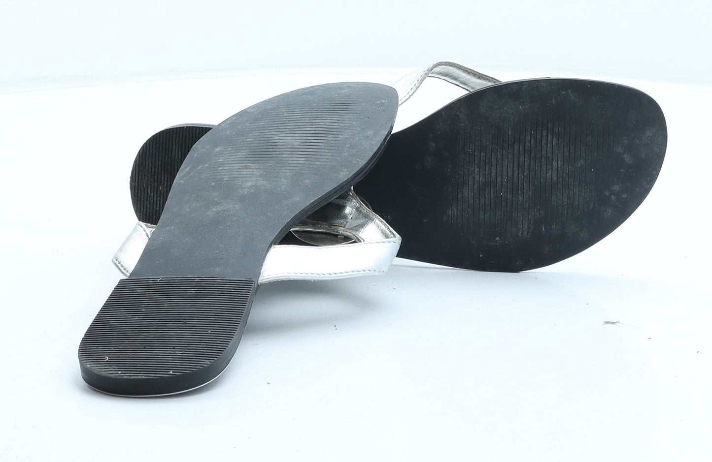 dne Womens Silver Synthetic Thong Sandal UK 6 39