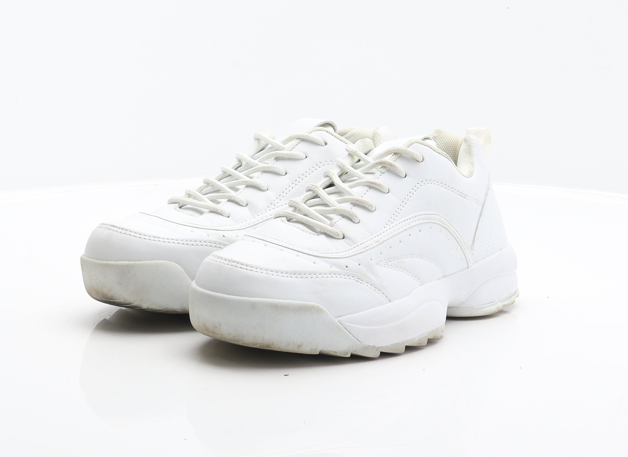 White on sale sneakers primark