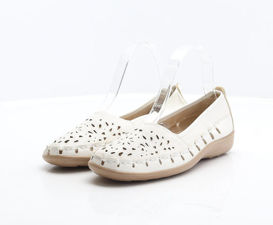 Shoe Tree Womens White Synthetic Loafer Casual UK 3 - Cut out details