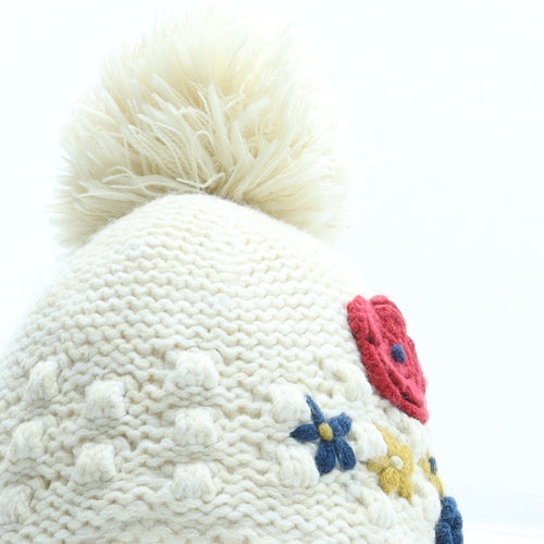 TU Girls White Acrylic Bobble Hat One Size - Flower Detail Size 3-6 Years