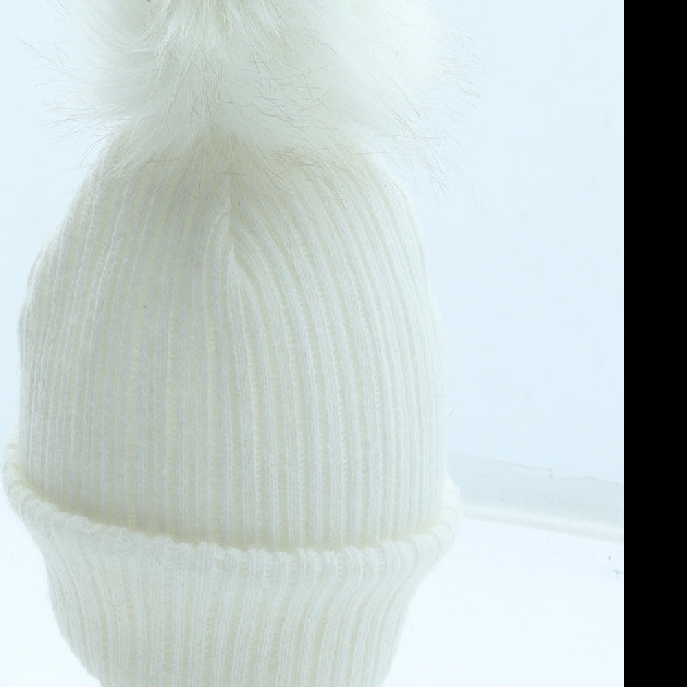 Pesci Baby Girls White Acrylic Bobble Hat One Size - Size 6-12 Months