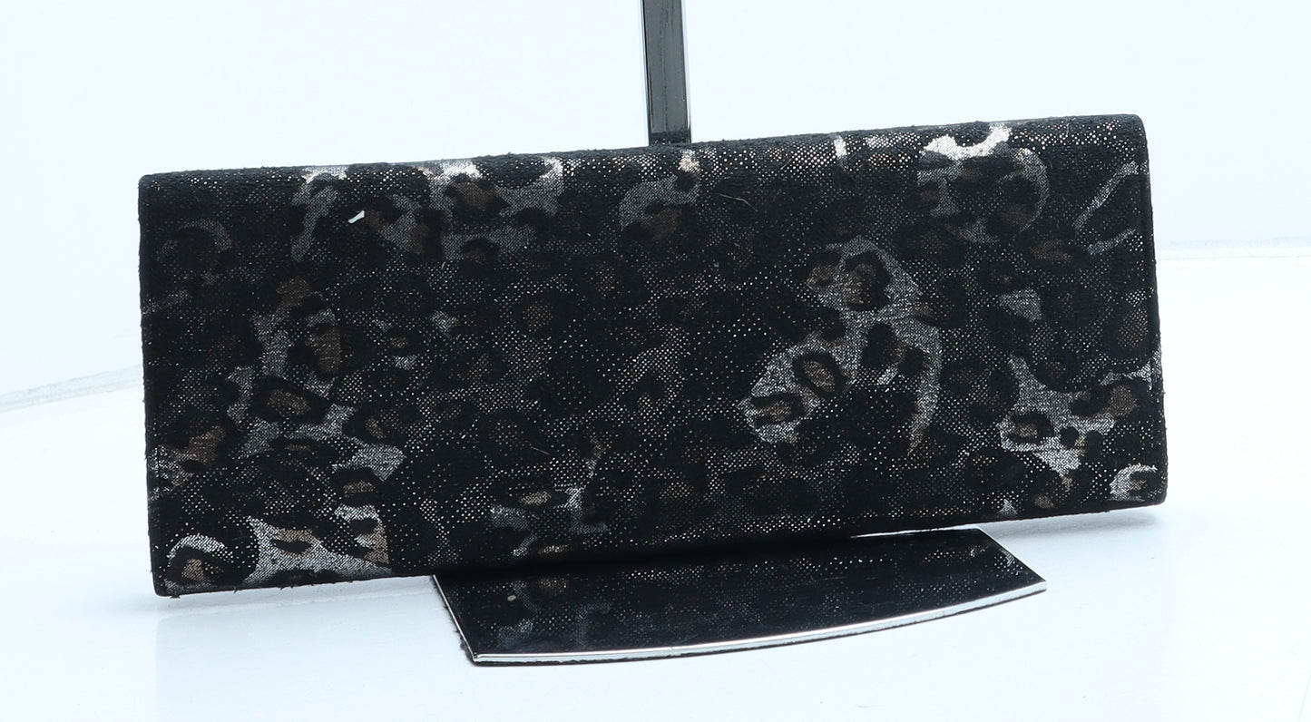 Preworn Womens Silver Animal Print Polyester Clutch Size Medium - Leopard Print