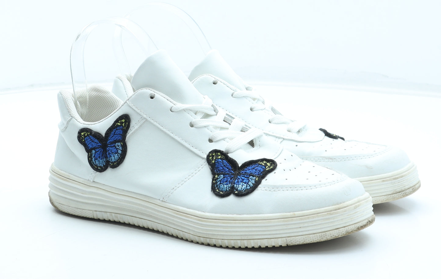 Missguided Womens White Geometric Polyurethane Trainer UK - Butterfly Detail