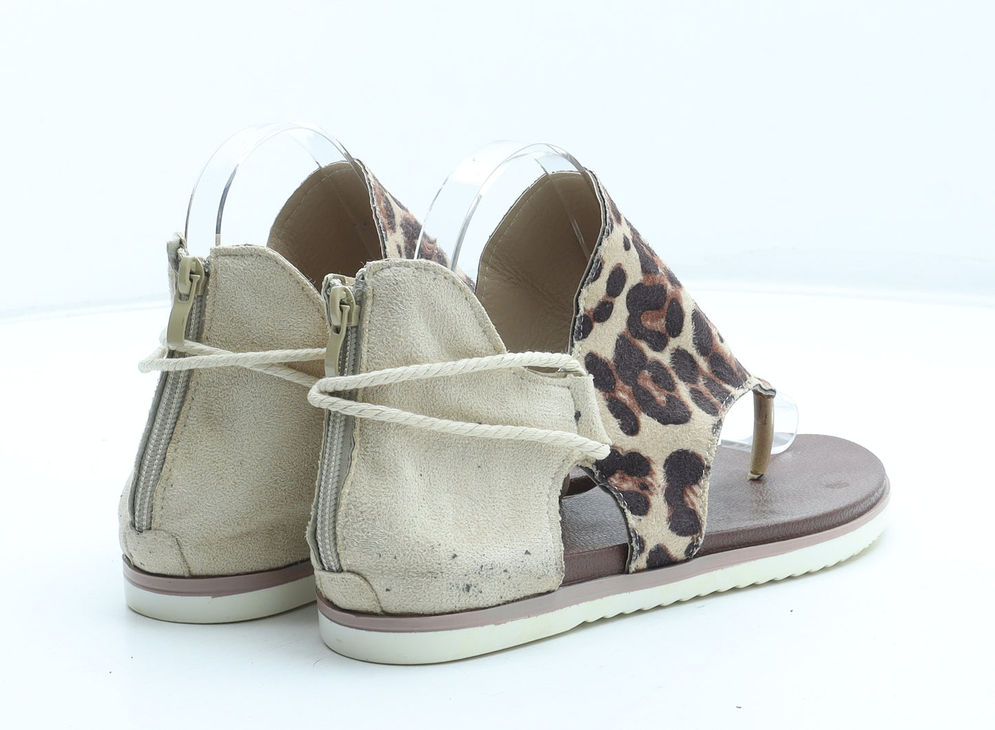 Preworn Womens Brown Animal Print Leather Thong Sandal UK - Estimated UK Size 6 Leopard Pattern