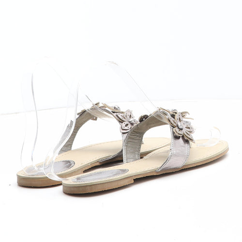 Board Angels Womens Silver Synthetic Thong Sandal UK - Flower Detail