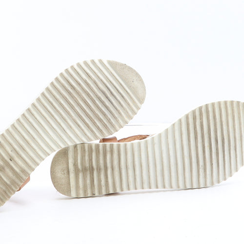 Preworn Womens Brown Synthetic Thong Sandal UK - UK Size Estimated 4