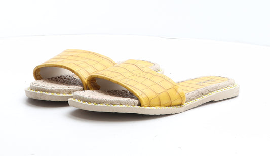 Pinkai Womens Yellow Synthetic Slip On Sandal UK - Croc Texture UK Size Estimated 8