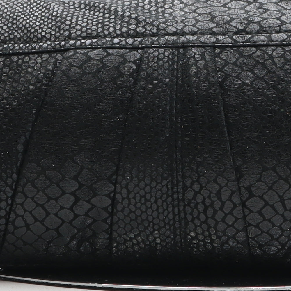 Preworn Womens Black Polyurethane Clutch Size Medium - Snakeskin Pattern