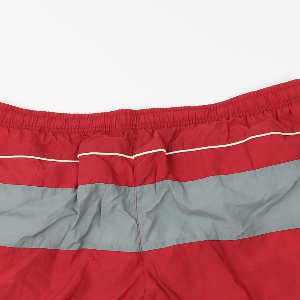 Ocean Club Mens Red   Sweat Shorts Size XL