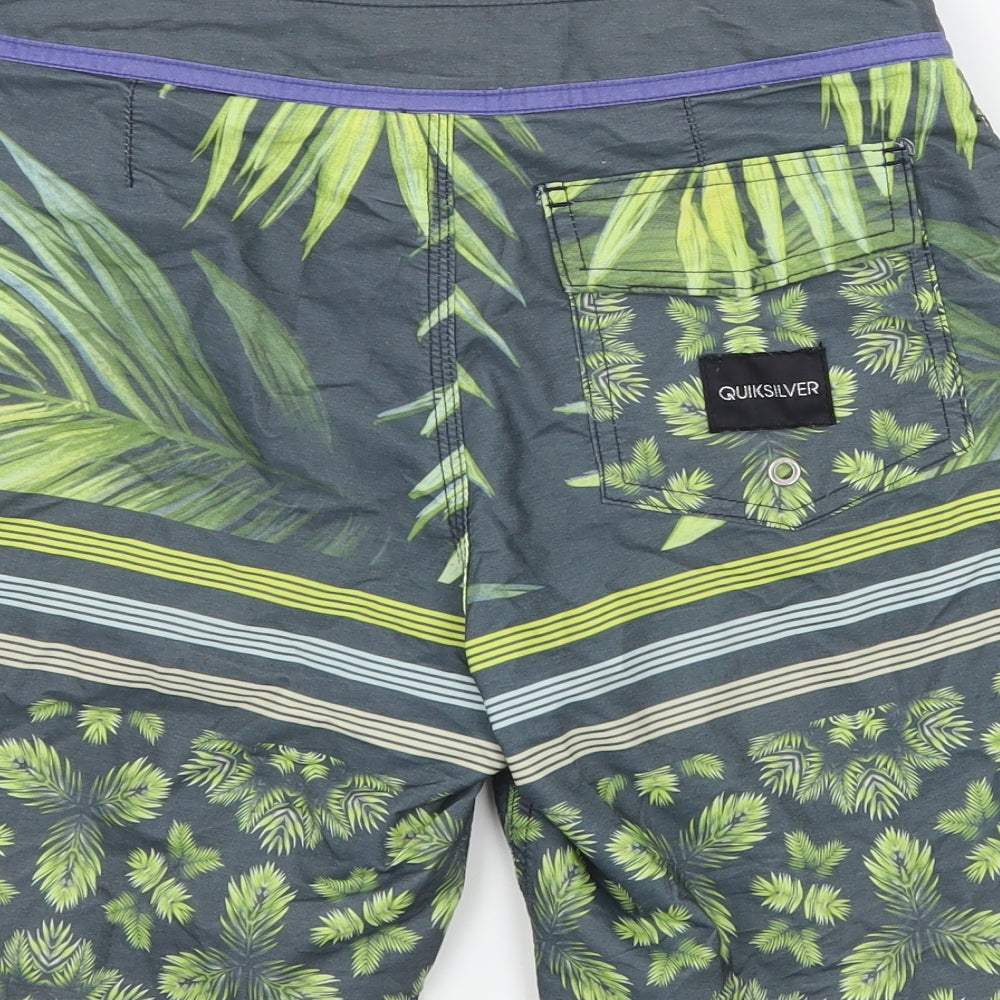 Quiksilver Mens Green Geometric  Sweat Shorts Size 26 in