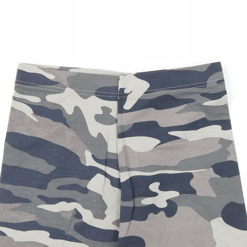 primark  Girls Green Camouflage  Sweat Shorts Size 12-13 Years