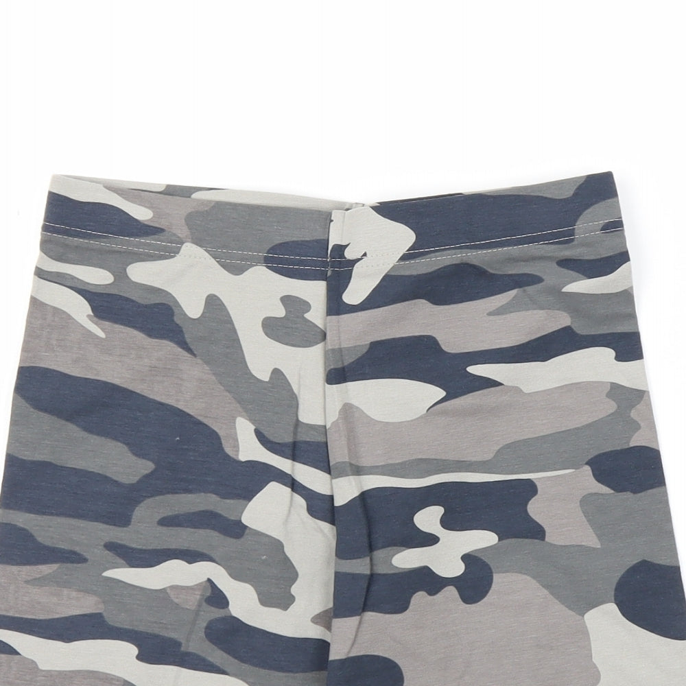 primark  Girls Green Camouflage  Sweat Shorts Size 12-13 Years