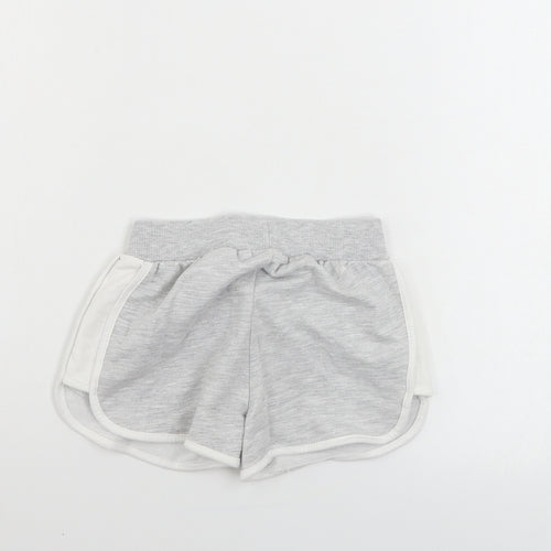 Primark  Girls Grey   Sweat Shorts Size 4-5 Years