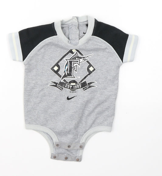Nike Baby Grey  Cotton Babygrow One-Piece Size 3-6 Months  Button - Merchandise