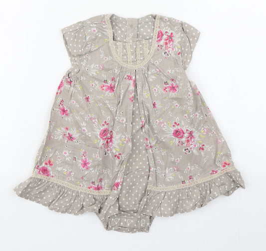 Matalan Girls Grey Floral 100% Cotton Babygrow One-Piece Size 9-12 Months  Button