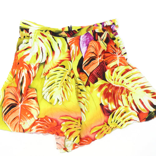 Preworn Womens Multicoloured Geometric Polyester Bermuda Shorts Size 30 in Regular Zip - Leaf Pattern