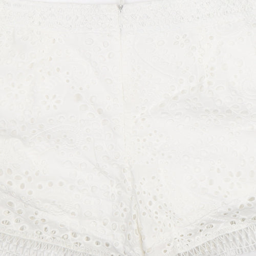 Preworn Womens White Geometric Polyester Basic Shorts Size M Regular Zip