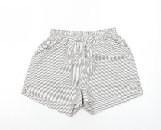 Preworn Womens Grey Striped Polyester Sweat Shorts Size L Regular Pull On