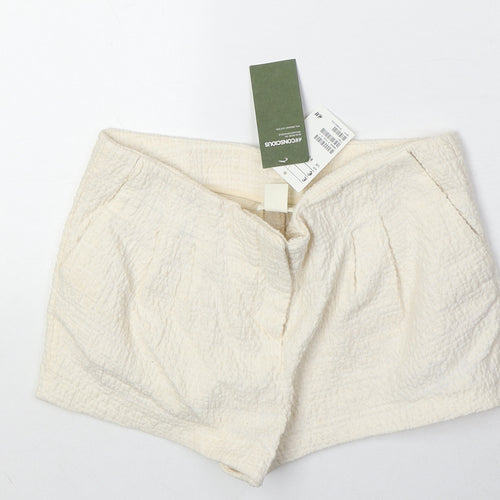 H&M Womens Ivory Cotton Basic Shorts Size 8 Regular Zip
